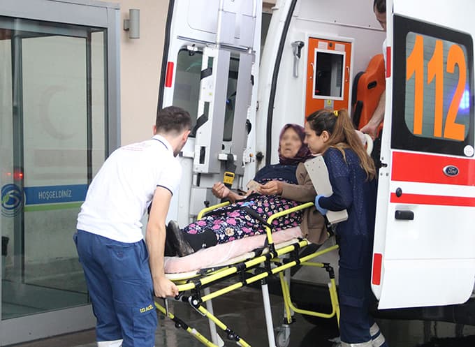 Yaşlı kadın bakıcısı tarafından dolandırıldı
