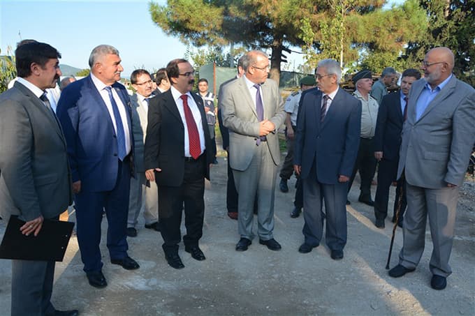 Vali Hüseyin Avni Coş Pamukova'yı ziyaret etti