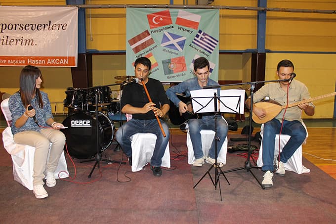 Akyazı'lı öğrencilere veda gecesi düzenlendi
