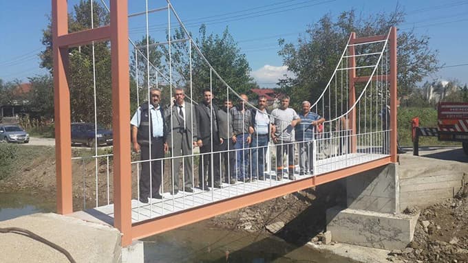 Karacasu Deresi'ne yaya köprüsü yapıldı