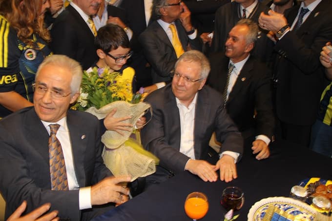 Aziz Yıldırım Sakarya'ya geldi