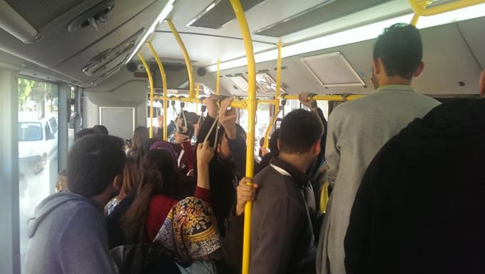 SAÜ'lü öğrencilerin ulaşım sıkıntısı bitmek bilmiyor