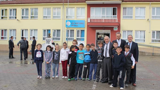 Akyazı Milli Eğitim Müdürü Özdemir'den okul ziyareti 
