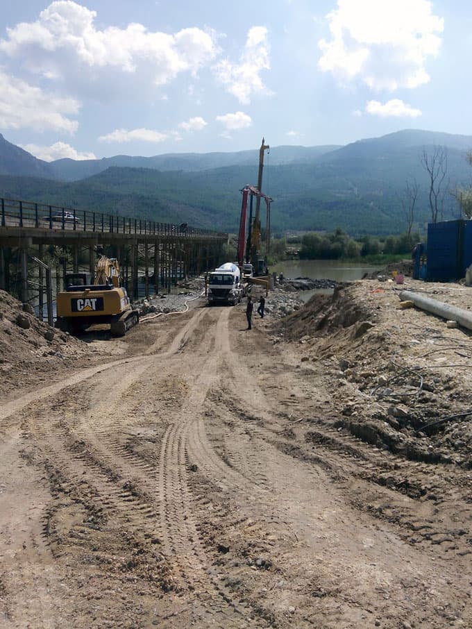 Çardak Köprüsü yükseliyor