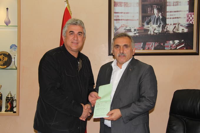 Hendek Belediyesi'nde bu yıl kurbanlar Kızılay'a