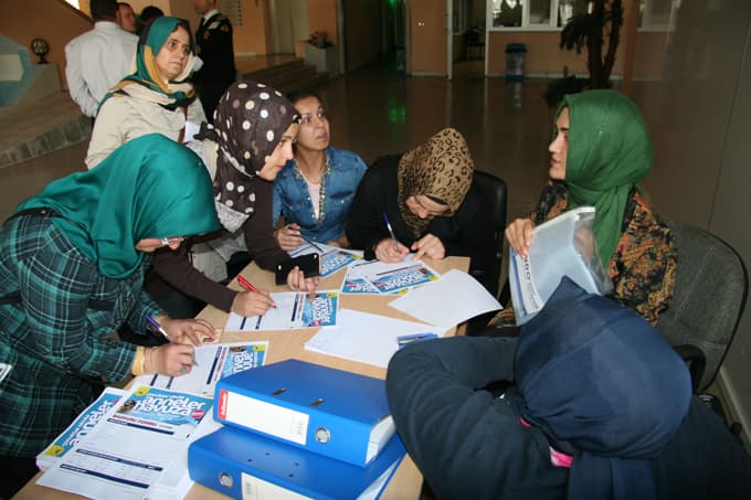 Anneler için yüzme kursu kayıtları başladı&#8207; 