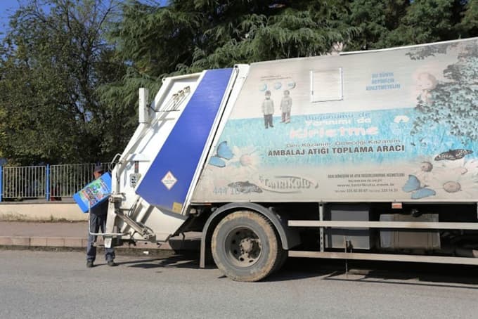 Serdivan Belediyesi'nin "geri dönüşüm" başarısı