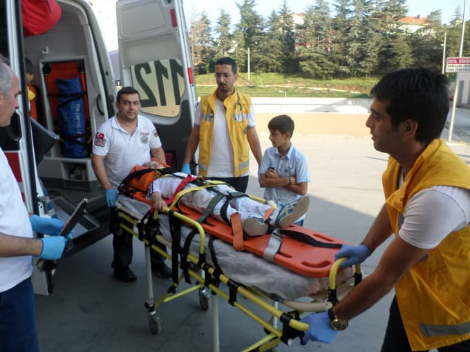 Otomobil'in çarptığı çocuk yaralandı