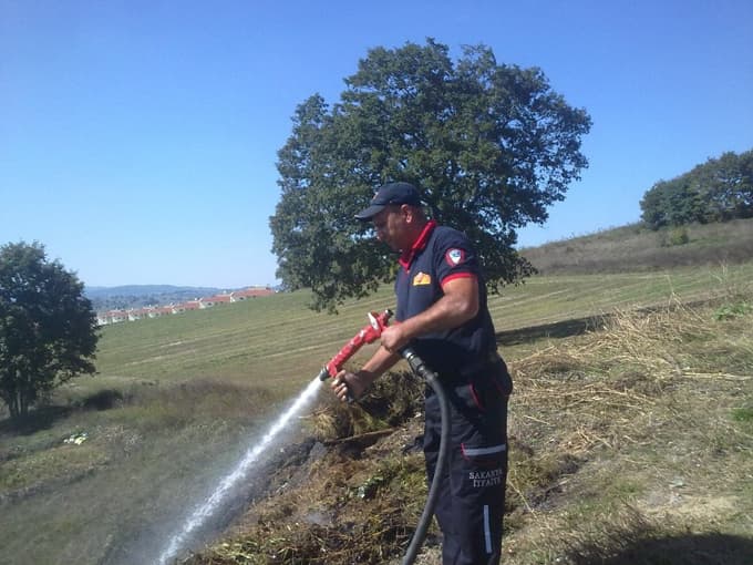 Anız yanıgını büyümeden söndürüldü