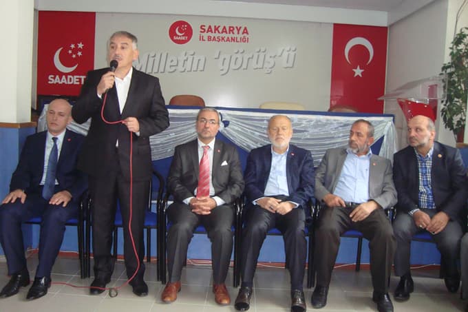Eyüp Yıldırım, bayramlaşma da iktidara yüklendi
