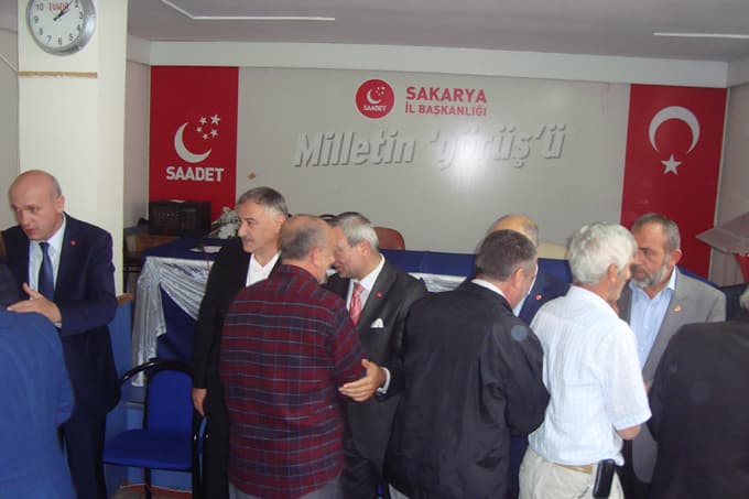 Eyüp Yıldırım, bayramlaşma da iktidara yüklendi
