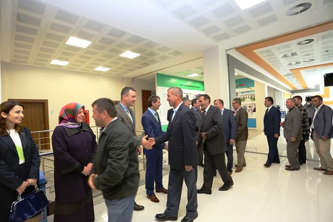 Serdivan Belediyesi bayramlaşma programına yoğun ilgi