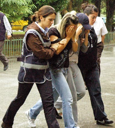 Polis Hırsızlara Göz Açtırmıyor