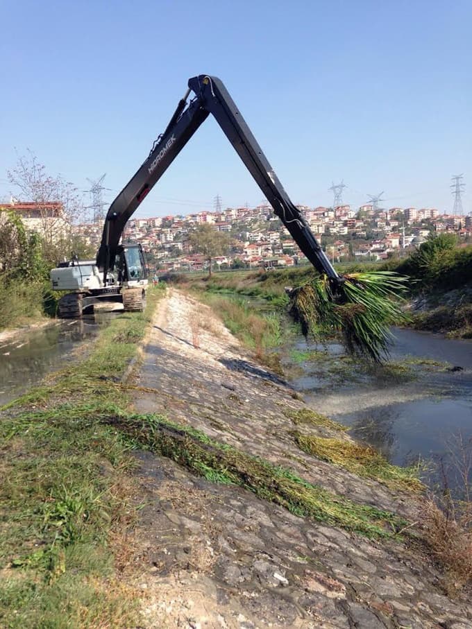 Çark Deresi temizleniyor