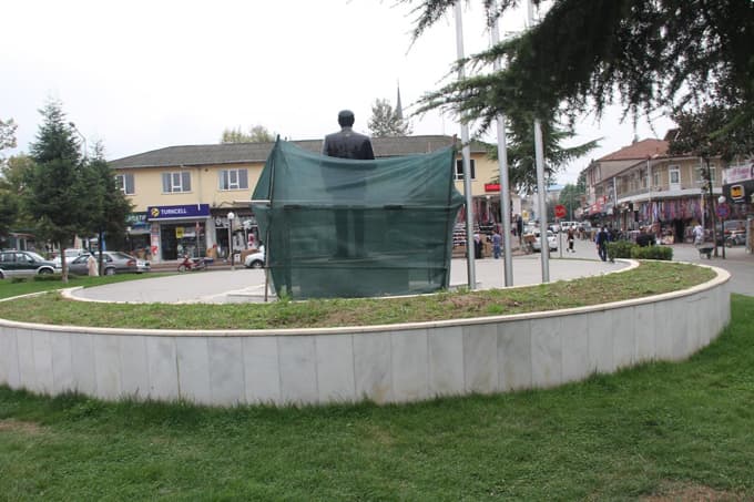 Akyazı'da peyzaj çalışmaları devam ediyor