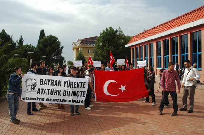 SAÜ'lü öğrencilerin Kobani eylemleri hakkındaki açıklamaları