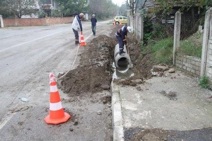  Akyazı'da altyapı çalışmaları devam ediyor