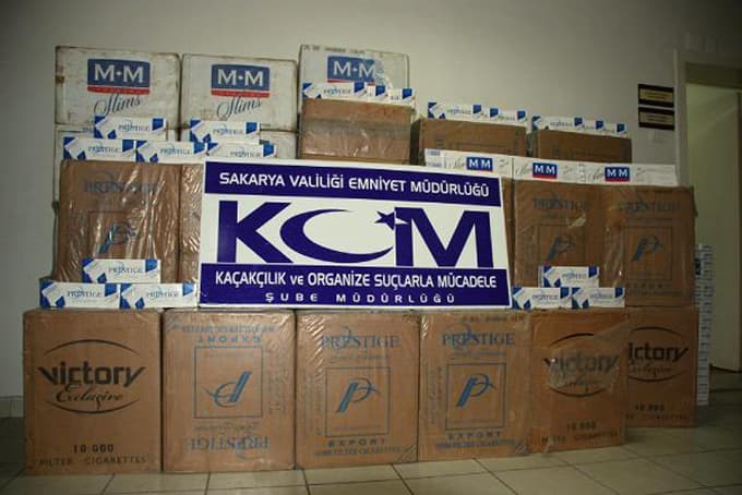 Kamyondan 21 bin 500 paket kaçak sigara çıktı