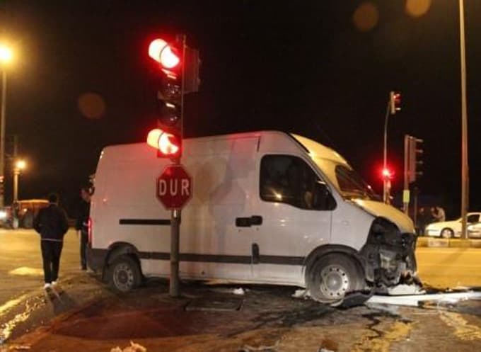 Akyazı'da trafik kazası: 4 yaralı