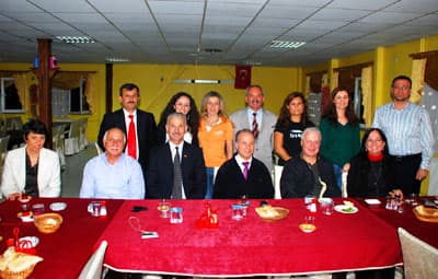 <p align="center"><font face="arial,helvetica,sans-serif" size="2">Halk Oyunları İl Temsilcisi Erol Duman&rsquo;ın verdiği İftar Yemeğine; Sakarya&rsquo;da g&ouml;rev yapan halk oyunu hakemleri katıldı.</font></p>