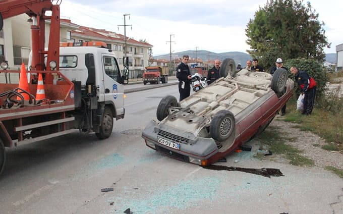 İtfaiye Erleri bu araçtan burunları bile kanamadan çıktı