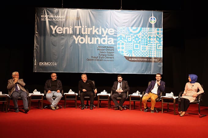 Sakarya'da "Yeni Türkiye Yolunda" paneli düzenlendi