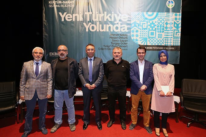 Sakarya'da "Yeni Türkiye Yolunda" paneli düzenlendi