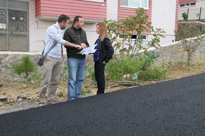 Adapazarı Belediyesi'nde asfalt çalışmaları devam ediyor
