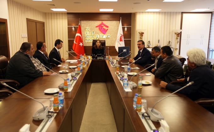 Acar, Bakan İslam'a çalışmalar hakkında bilgi verdi