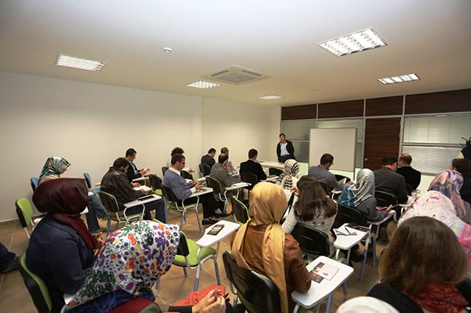 Fikir ve Sanat Akademisi'nde kayıtlar sürüyor