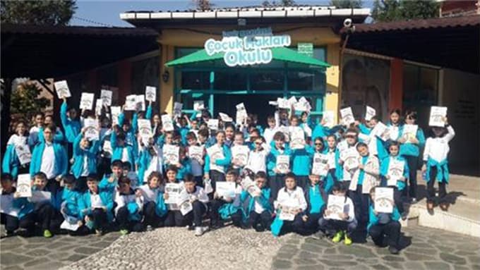 Sakaryalı öğrencilerden, Çocuk Hakları Okulu'na ziyaret