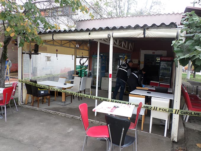 Silahlı saldırıda başında vurulan şahıs öldü