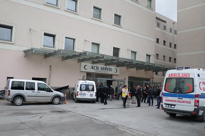 Silahlı saldırıda başında vurulan şahıs öldü