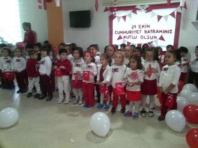 Minikler, Cumhuriyet Bayramı'nı coşkuyla kutladı