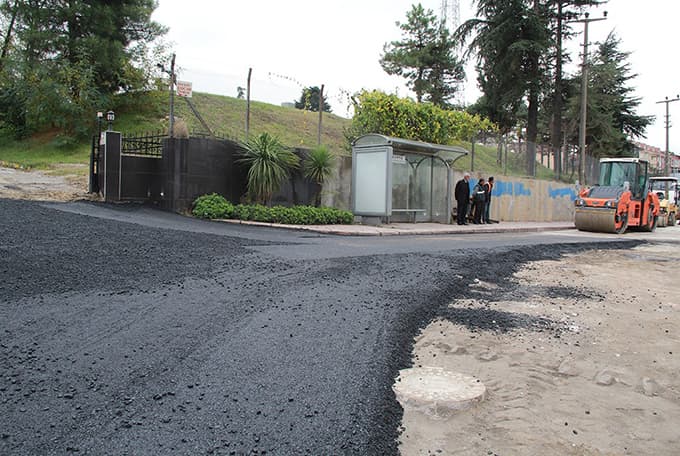 Büyükşehir Belediyesi, Maltepe Caddesi'ni asfaltlıyor