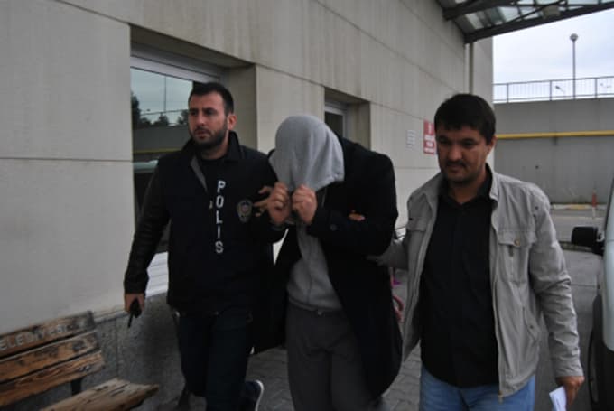 Silahlı saldırıda başında vurulan şahıs öldü