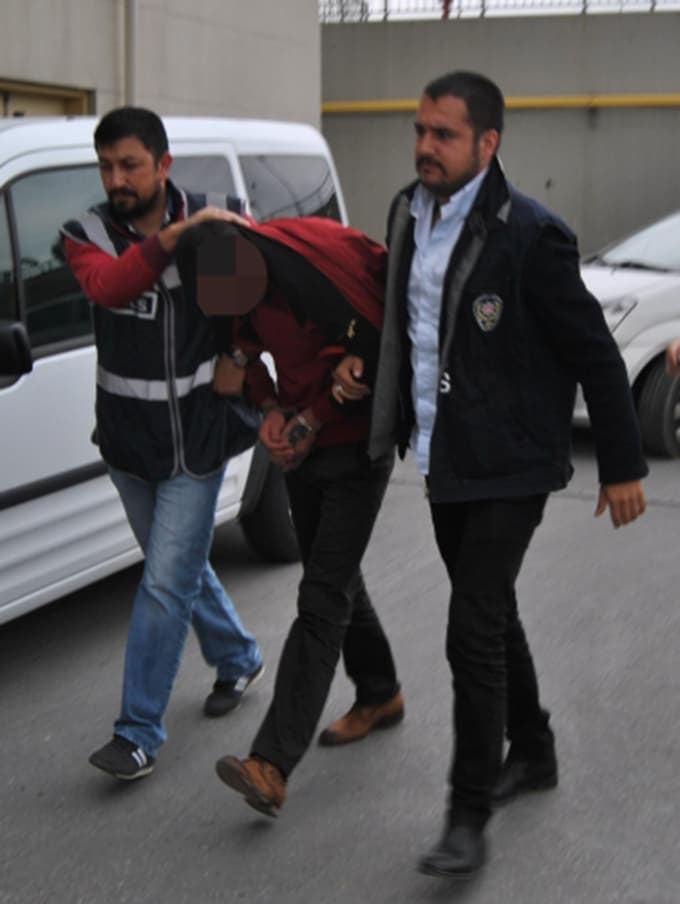 Silahlı saldırıda başında vurulan şahıs öldü