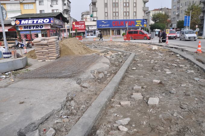 Esnaf, kavşak çalışmaları için istekte bulundu