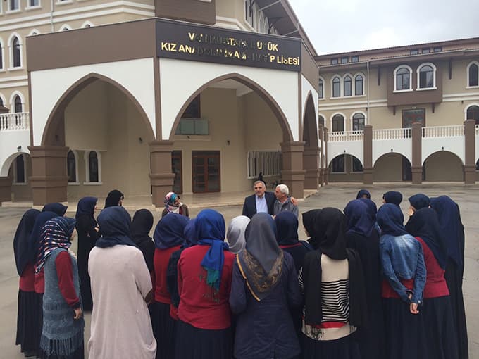 Başkan İnci, İmam Hatipler'i ziyaret etti
