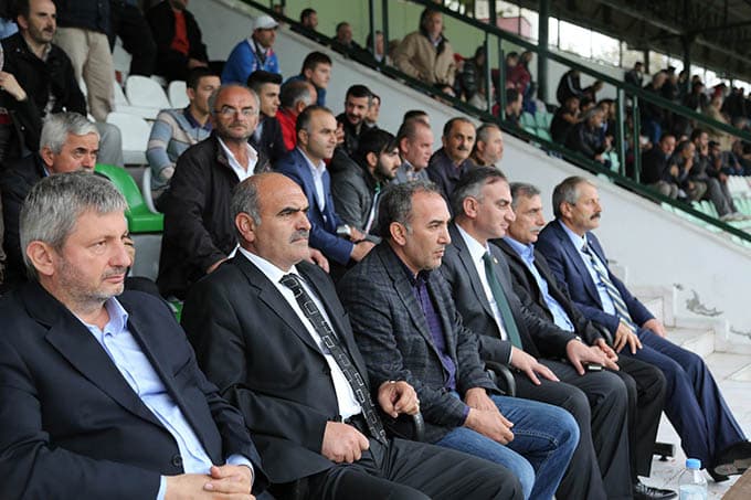Başkan Yılmazer, Sapanca Gençlikspor maçını izledi