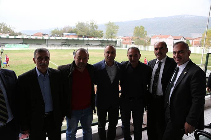 Başkan Yılmazer, Sapanca Gençlikspor maçını izledi