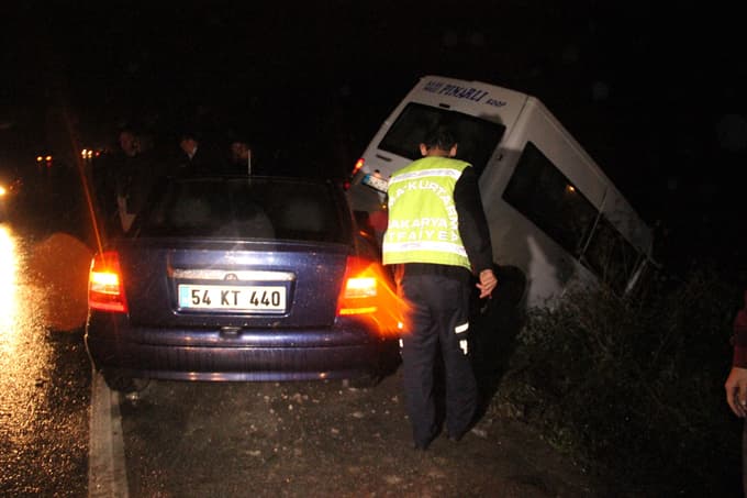 Sakarya'da zincirleme kaza: 2 yaralı