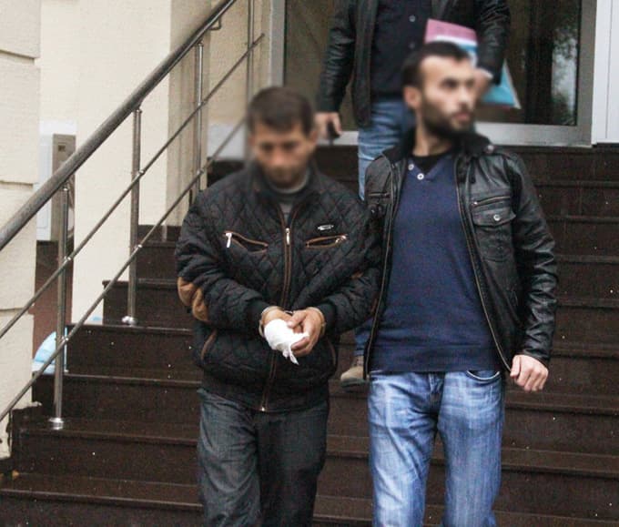 Hırsızlık yapmak için girdiği evin sahibine yakalandı
