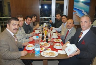 YÖÇEYDER, Dostlarını İftarda Ağırladı