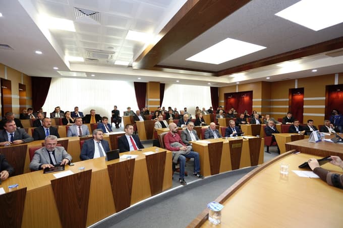 Serdivan Meclisi, SAÜ'lü öğrencileri konuk etti