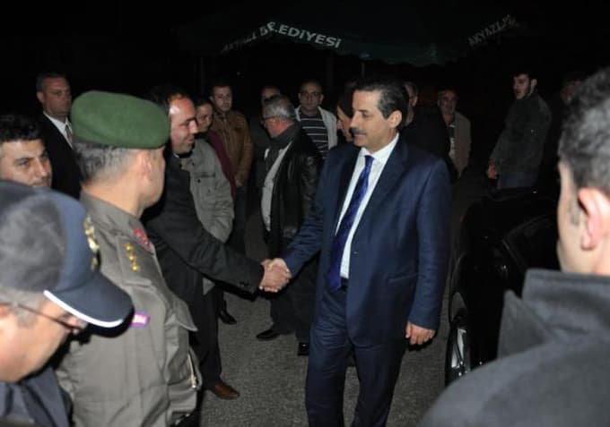 Bakan Çelik'ten Akyazı'da başsağlığı ziyareti