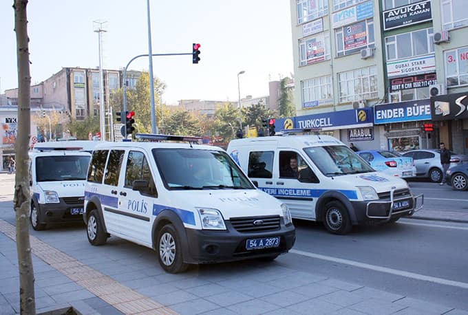 Şüpheli paket ihbarı polisi alarma geçirdi