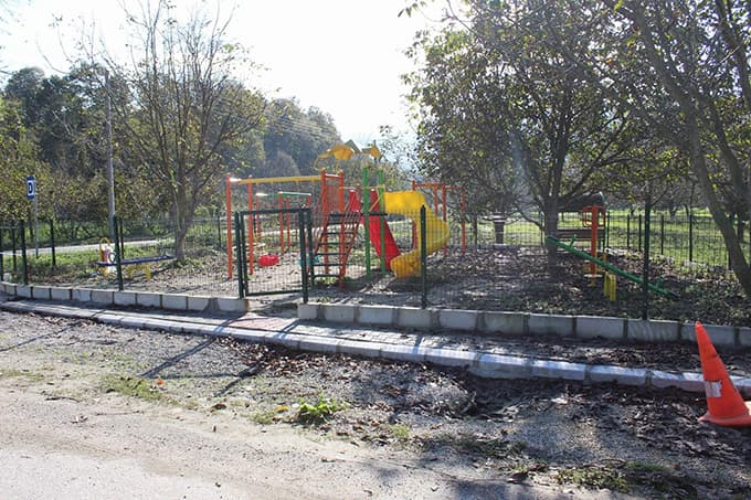 Arifiye'de parklar yenileniyor