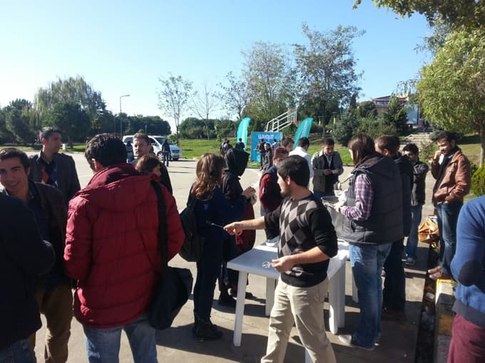 MTTB Sakarya Üniversitesi'nde aşure dağıttı