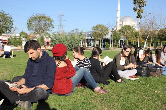 SAÜ'de kitap okuma etkinliği yapıldı